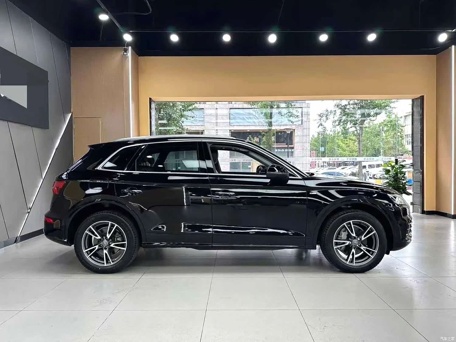 Audi Q5L, 2018 3