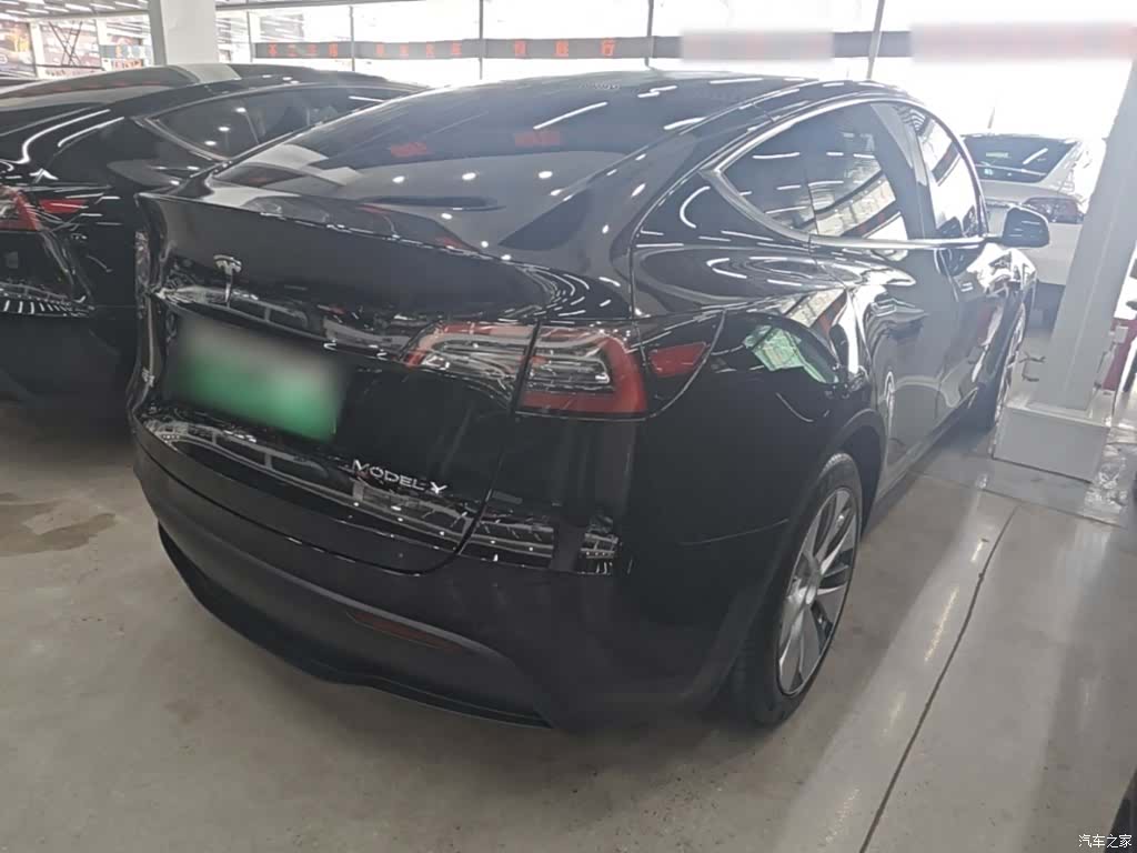 Tesla Model Y, 2023 7