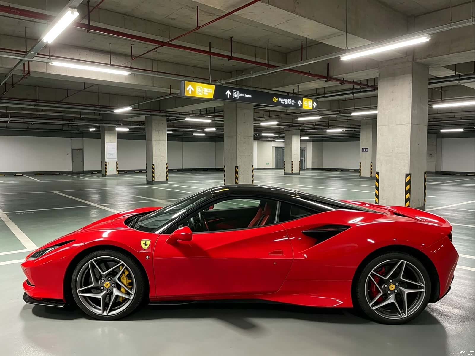 Ferrari F8, 2021 8