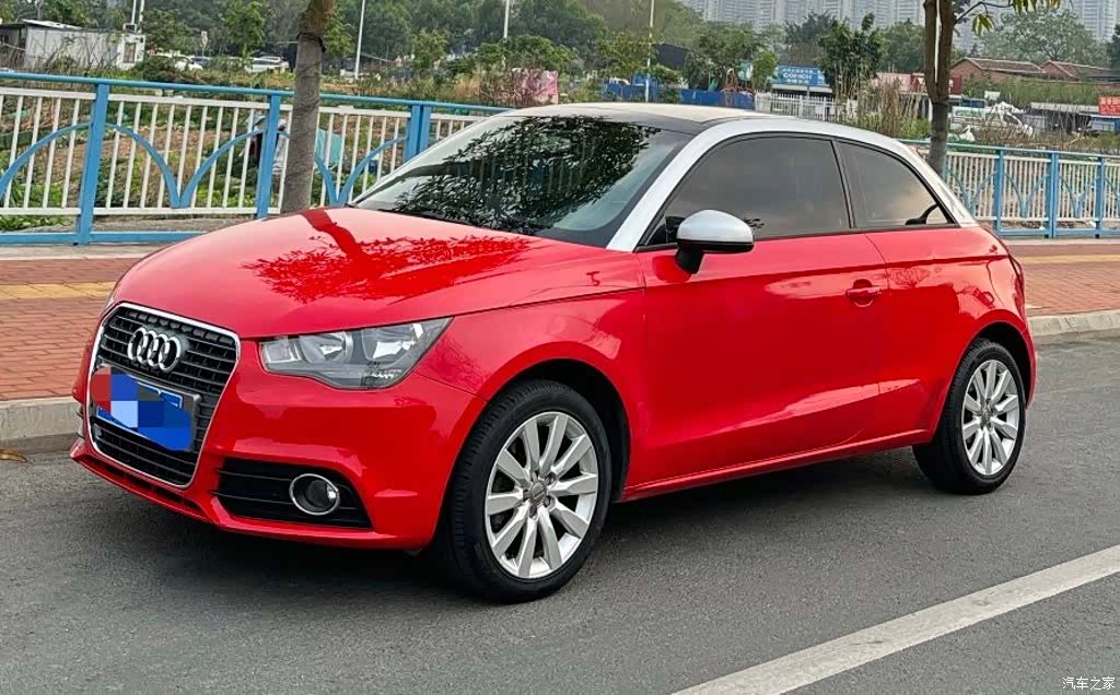 Audi A1, 2011 1