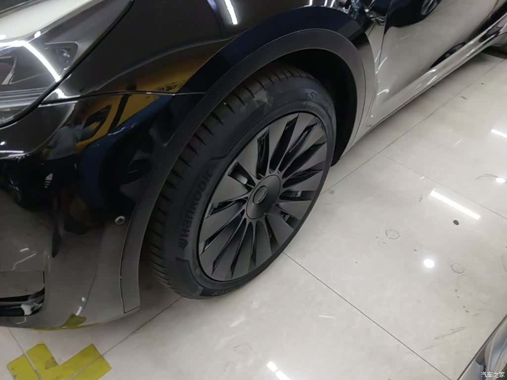 Tesla Model Y, 2022 23