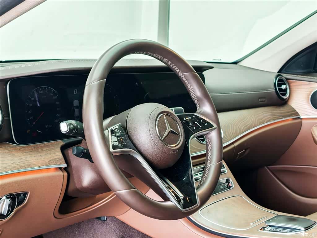 Mercedes-Benz E-Class, 2023 16