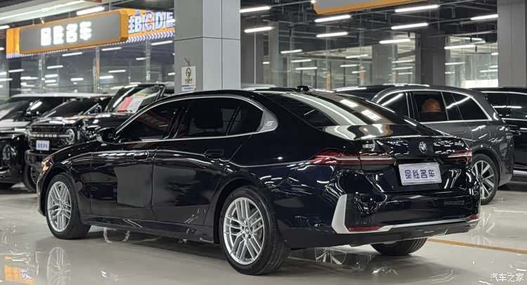 BMW 5 Series, 2025 3