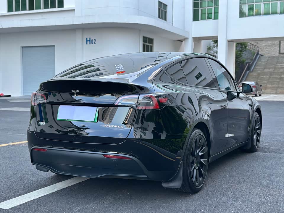 Tesla Model Y Tesla Model Y