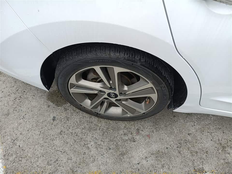 Hyundai Lead Hyundai Lead