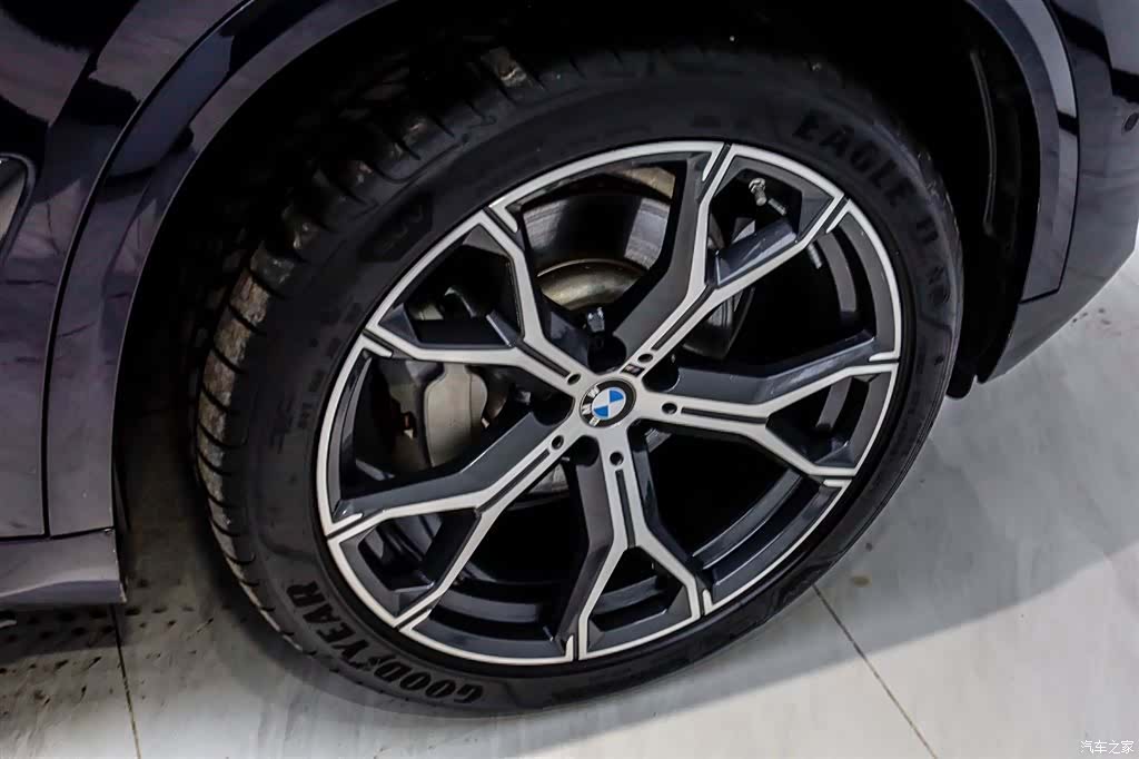 BMW X5, 2025 32