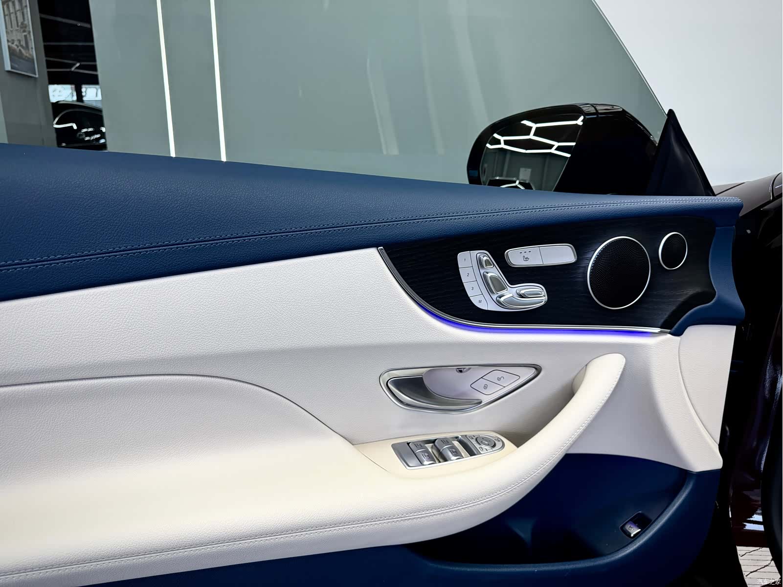 Mercedes-Benz E-Class, 2023 16