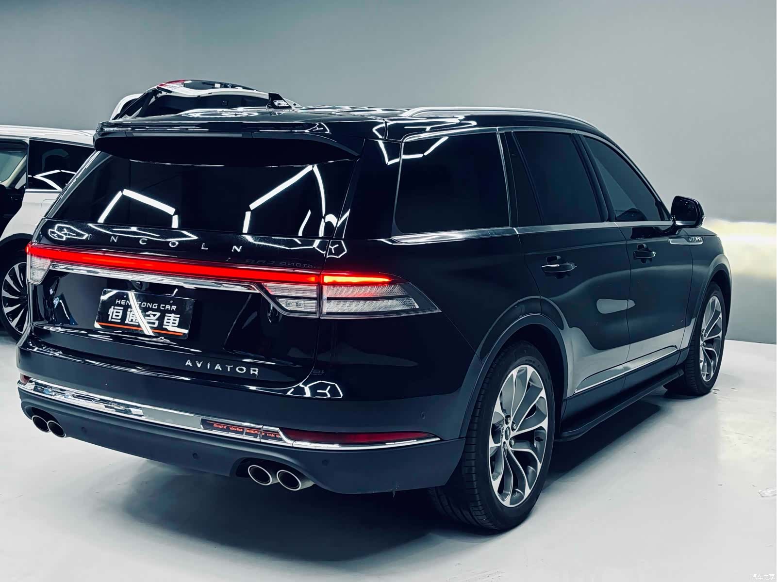 Lincoln Aviator, 2021 все фото