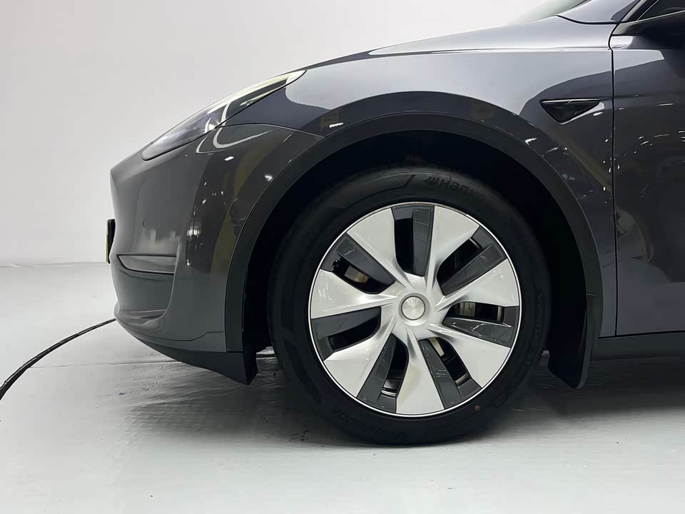 Tesla Model Y Tesla Model Y