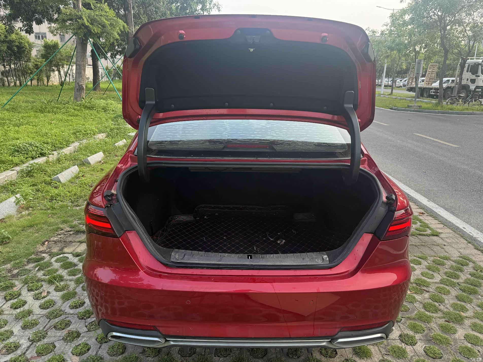 Geely Binray, 2019 18