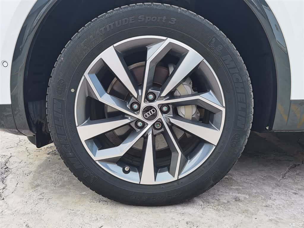 Audi Q5L, 2022 29