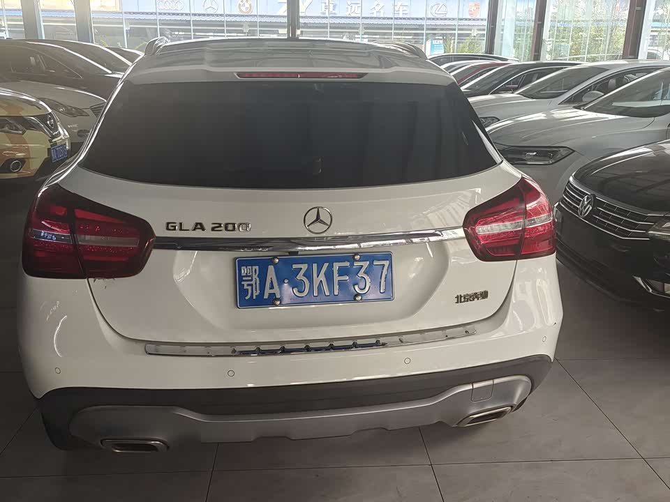 Mercedes-Benz GLA