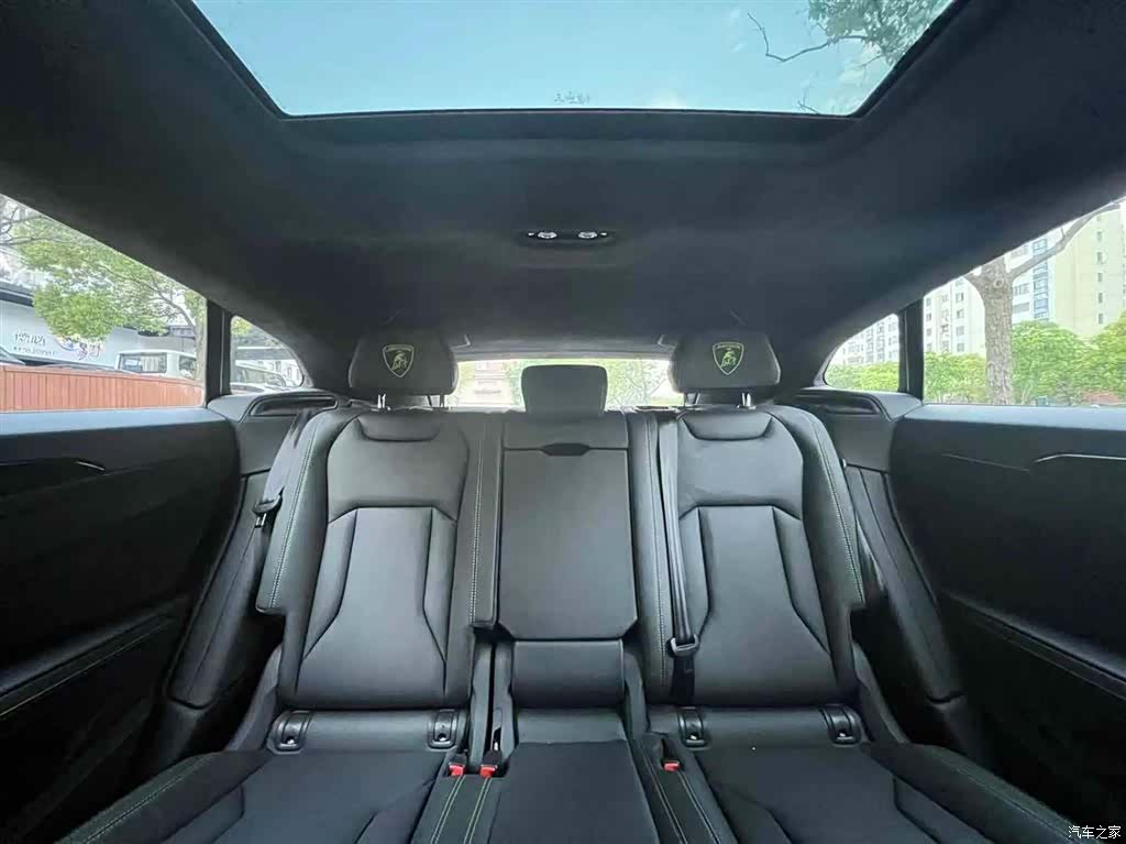 Lamborghini Urus, 2022 11