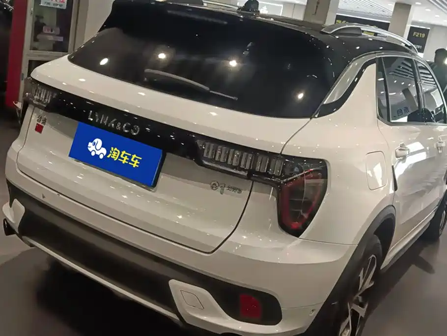Lynk & Co 01