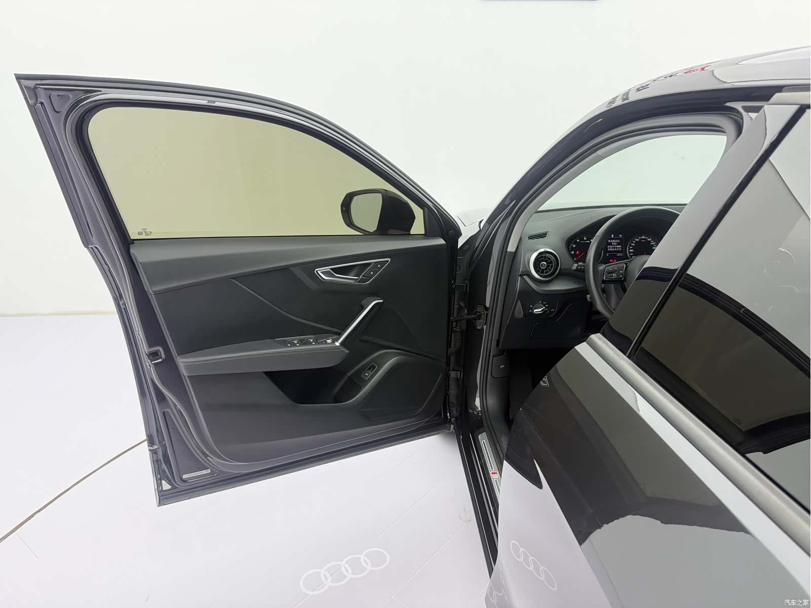 Audi Q2L, 2021 8