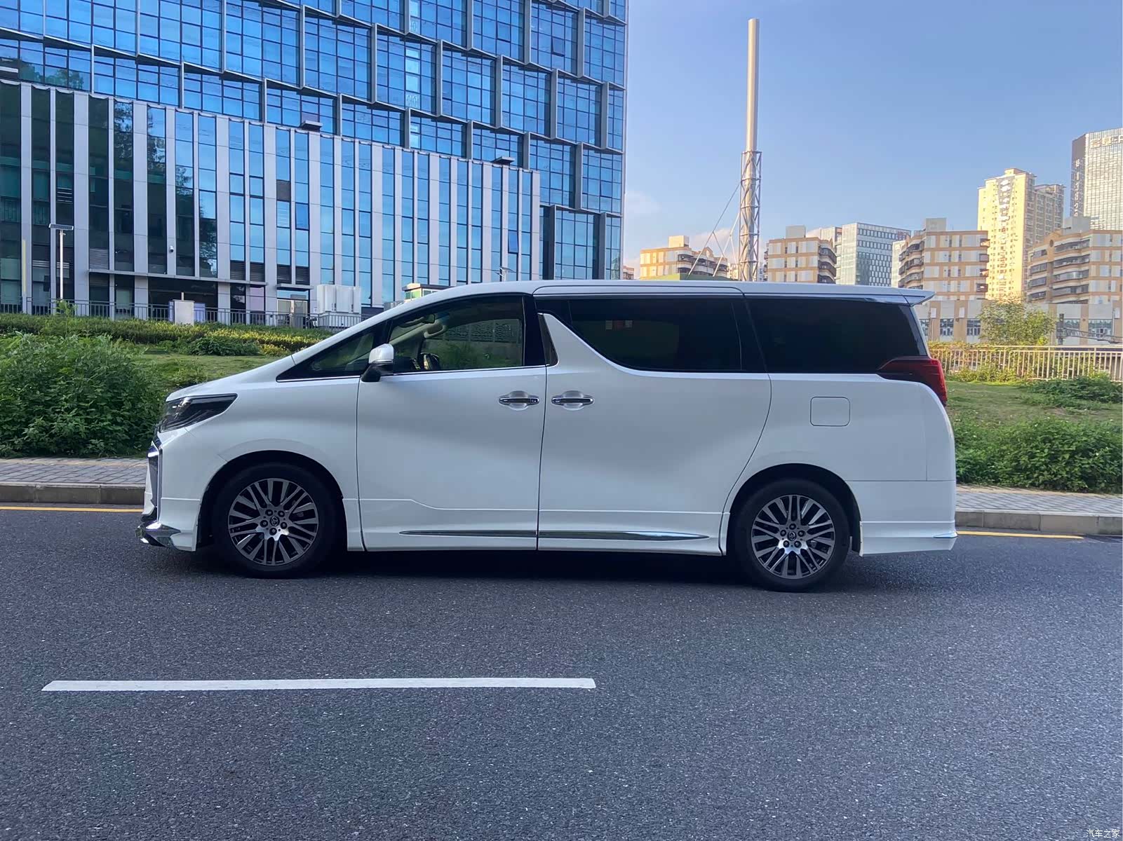 Toyota Alphard, 2016 4