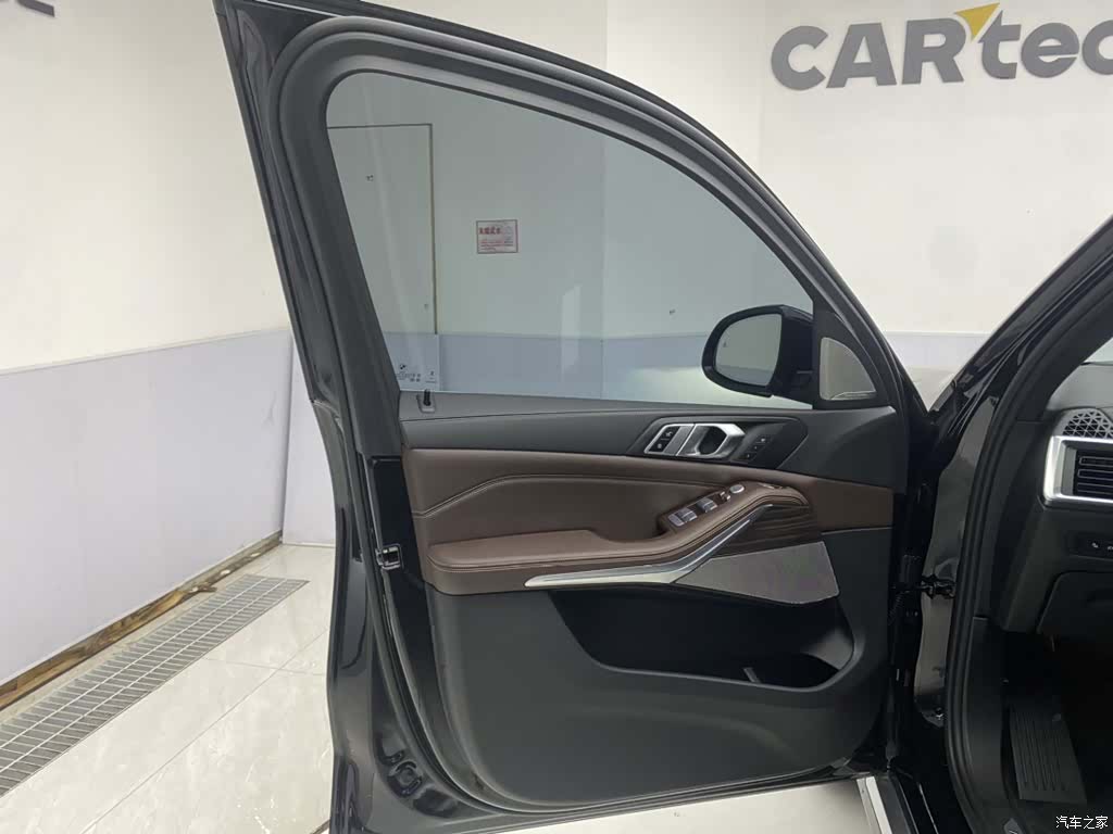 BMW X5, 2025 26
