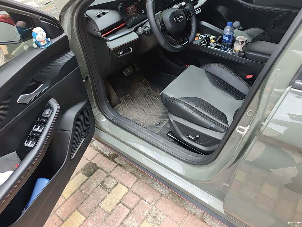 Geely Binray, 2022 14