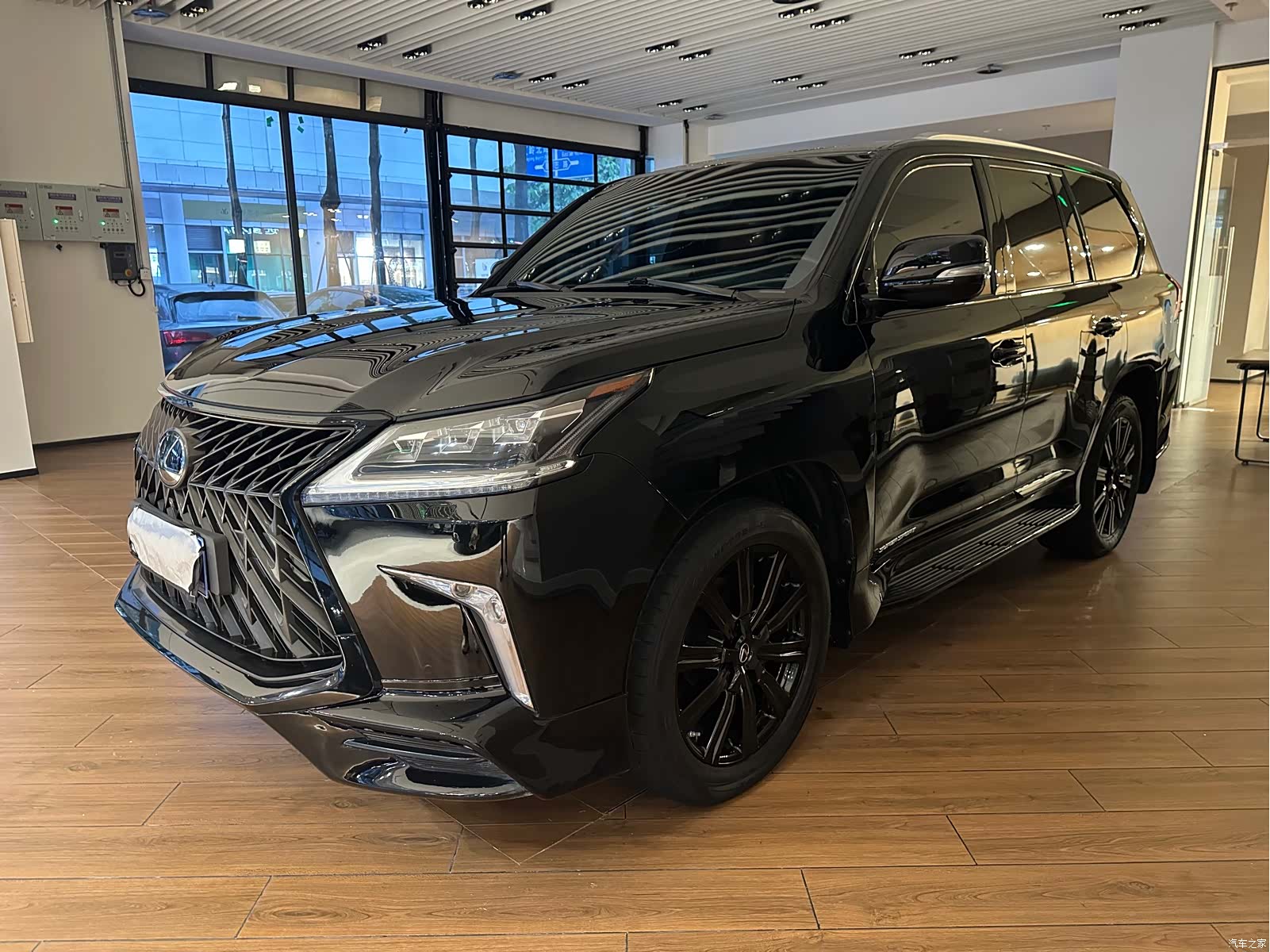 Lexus LX, 2018 3