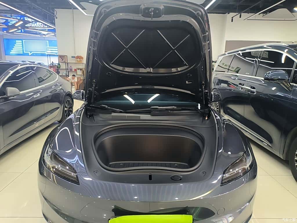 Tesla Model 3, 2024 20