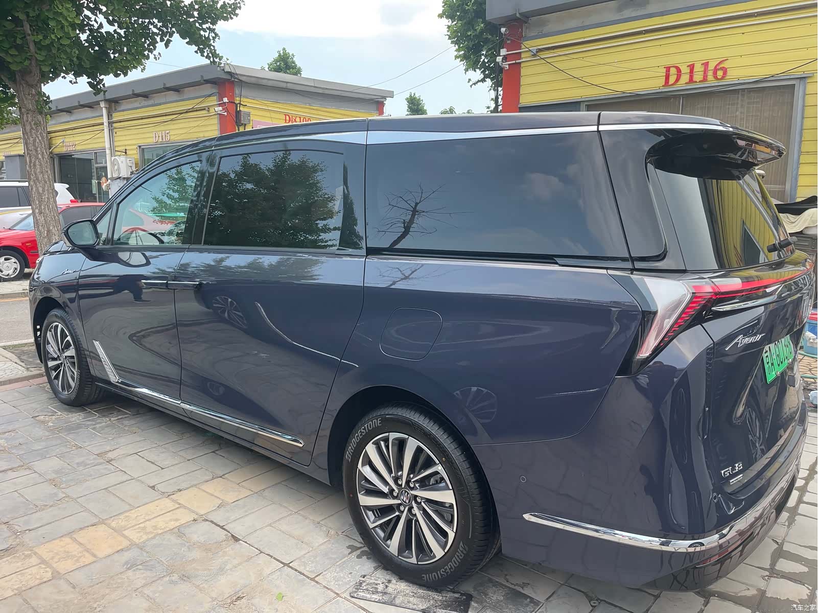 Buick GL8, 2025 4