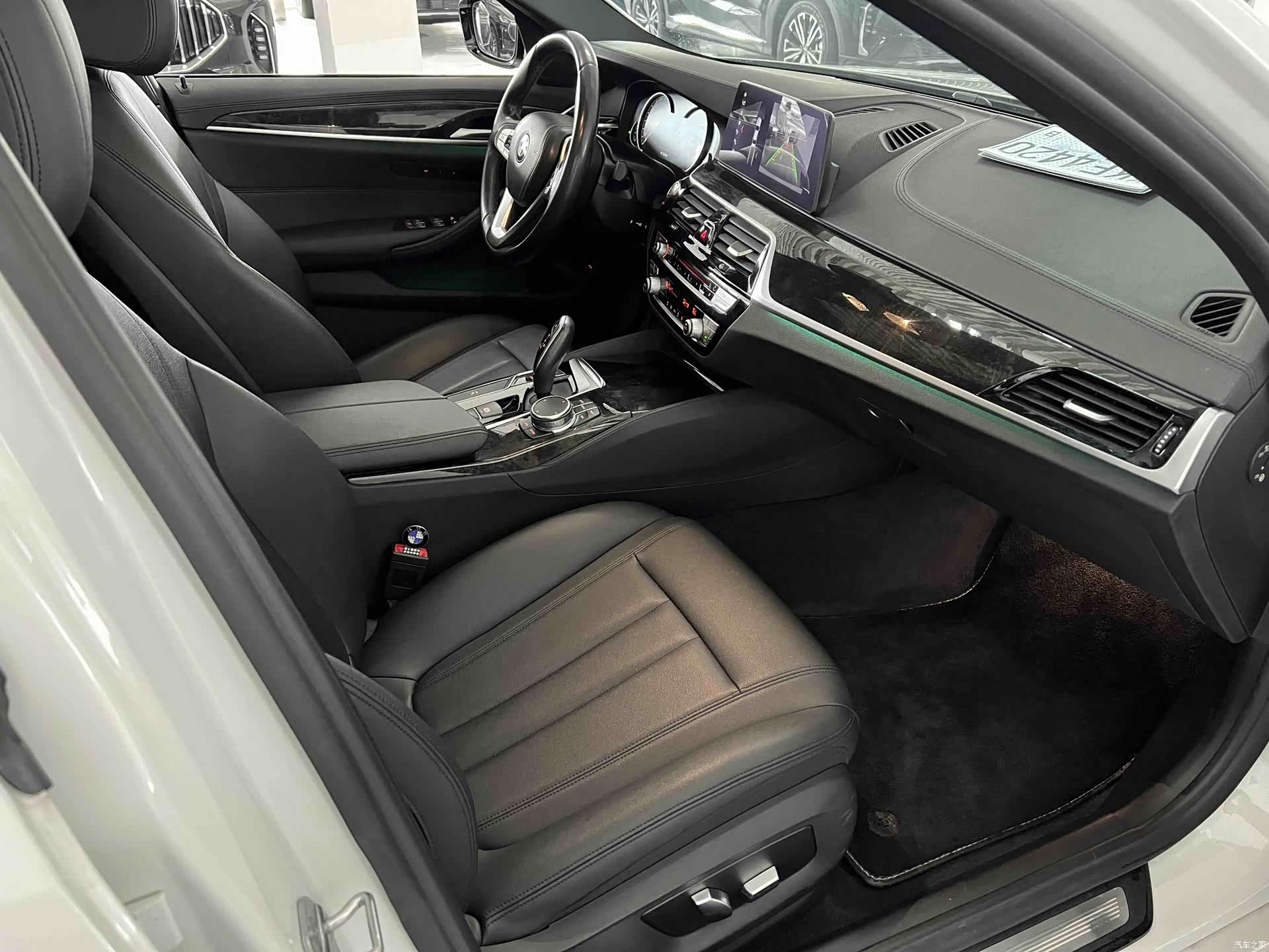 BMW 5 Series, 2018 24