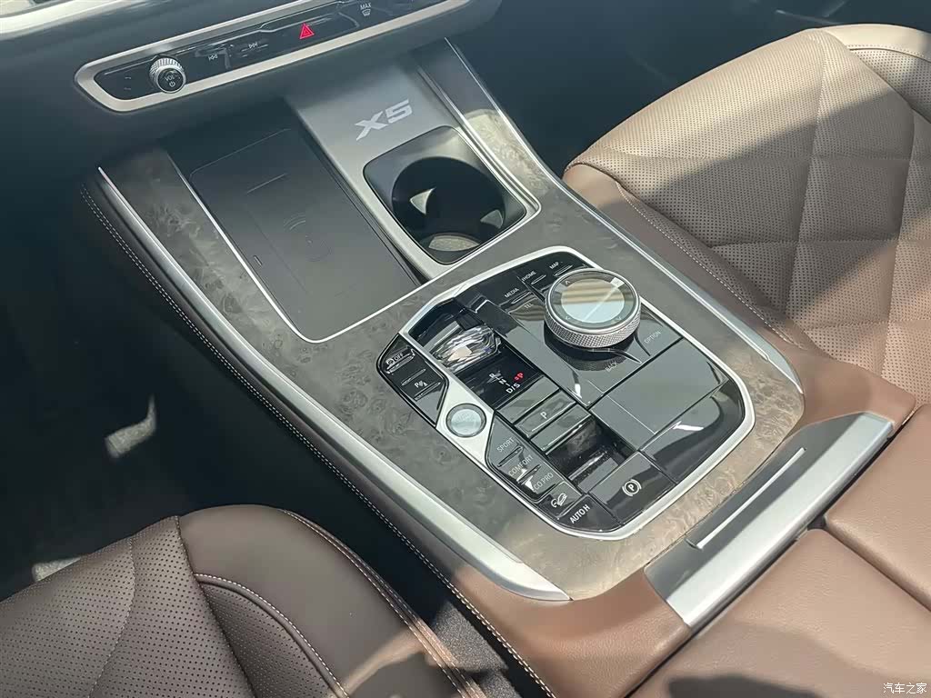 BMW X5, 2024 12