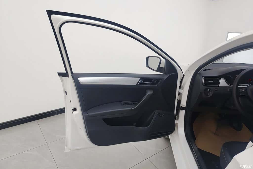 Skoda Rapid, 2021 7