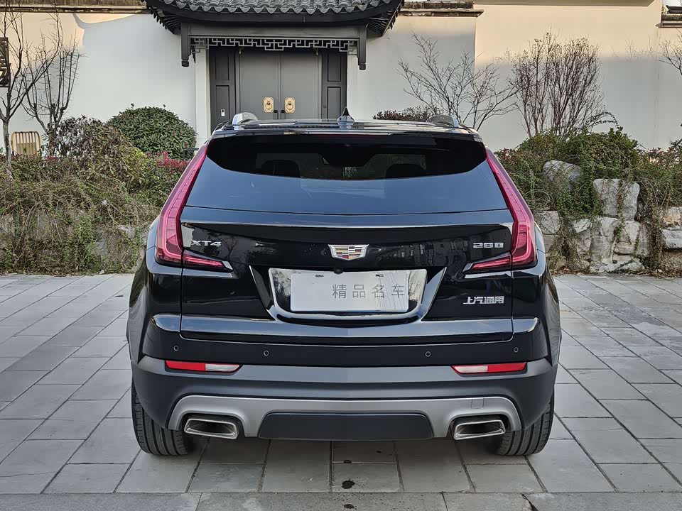 Cadillac XT4