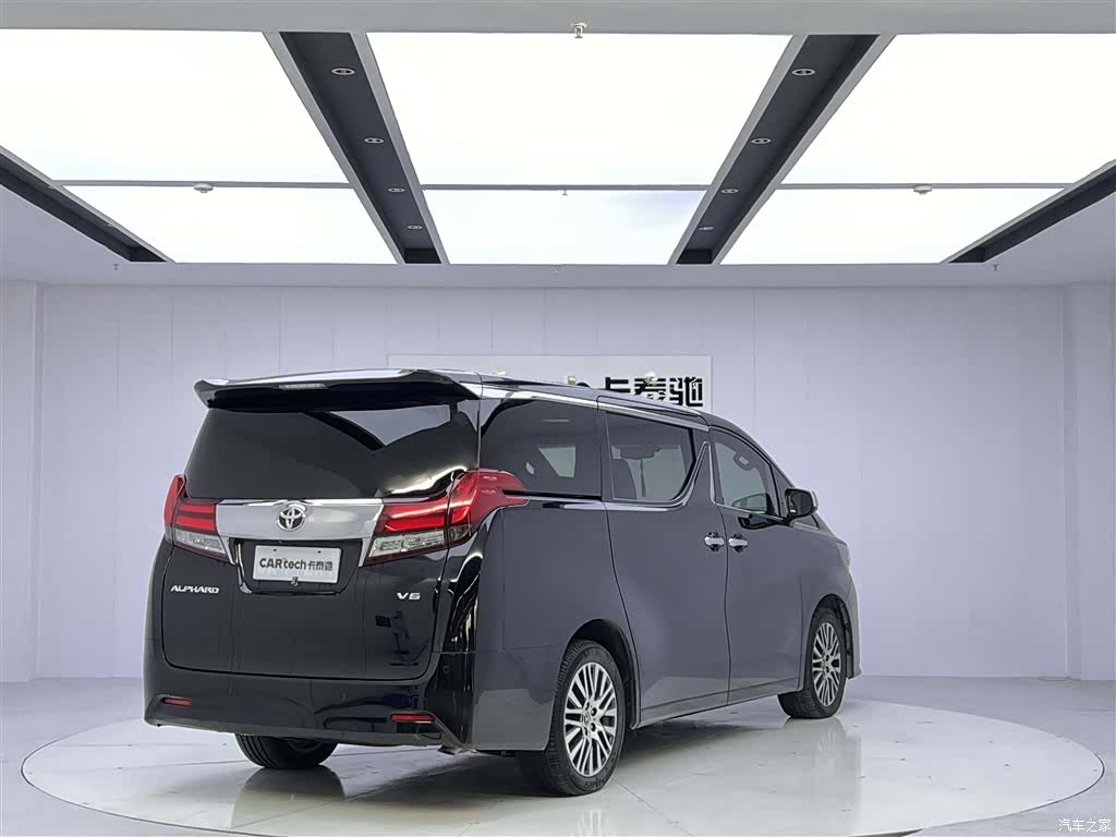 Toyota Alphard, 2018 все фото