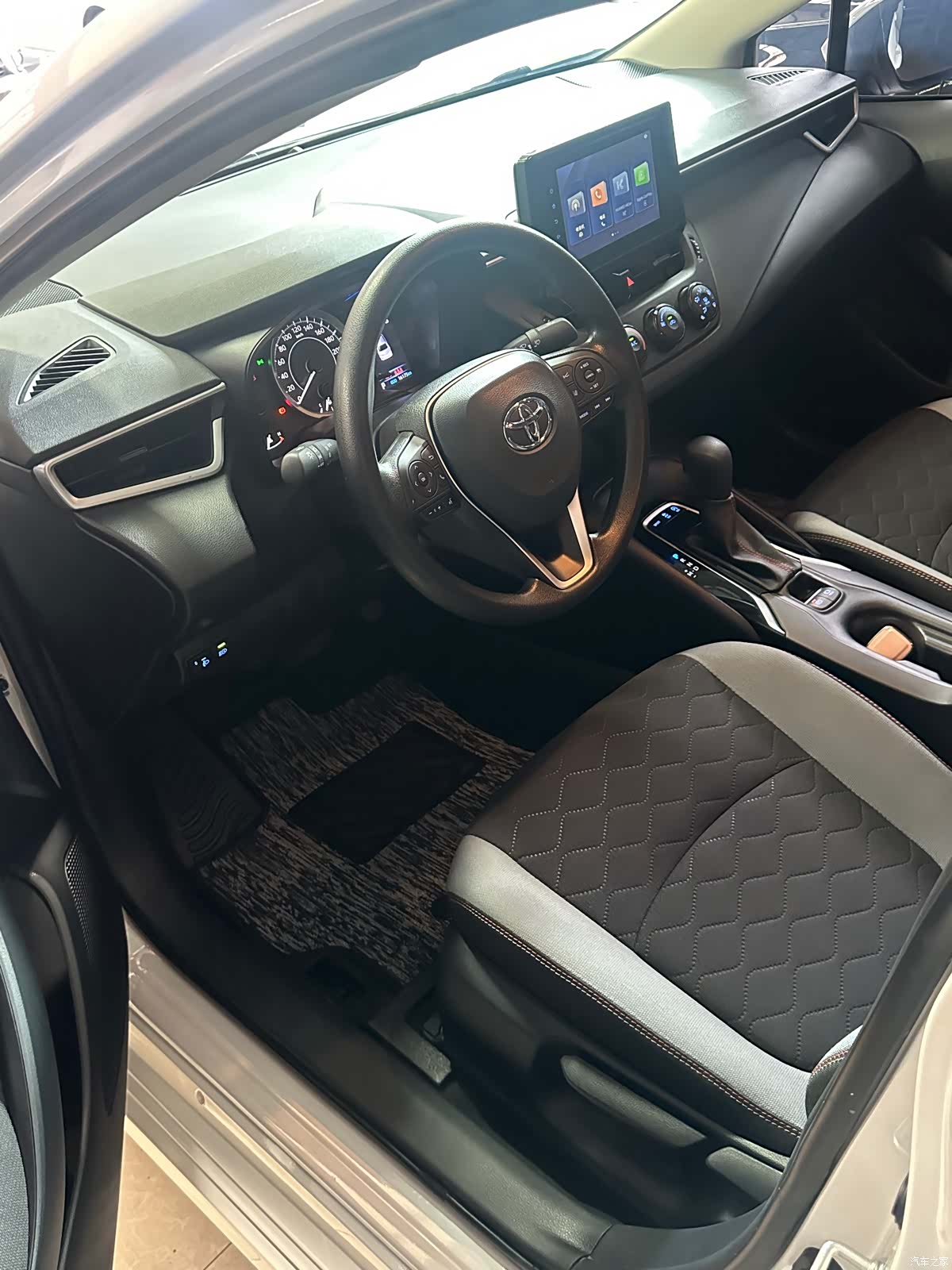 Toyota Corolla, 2024 10