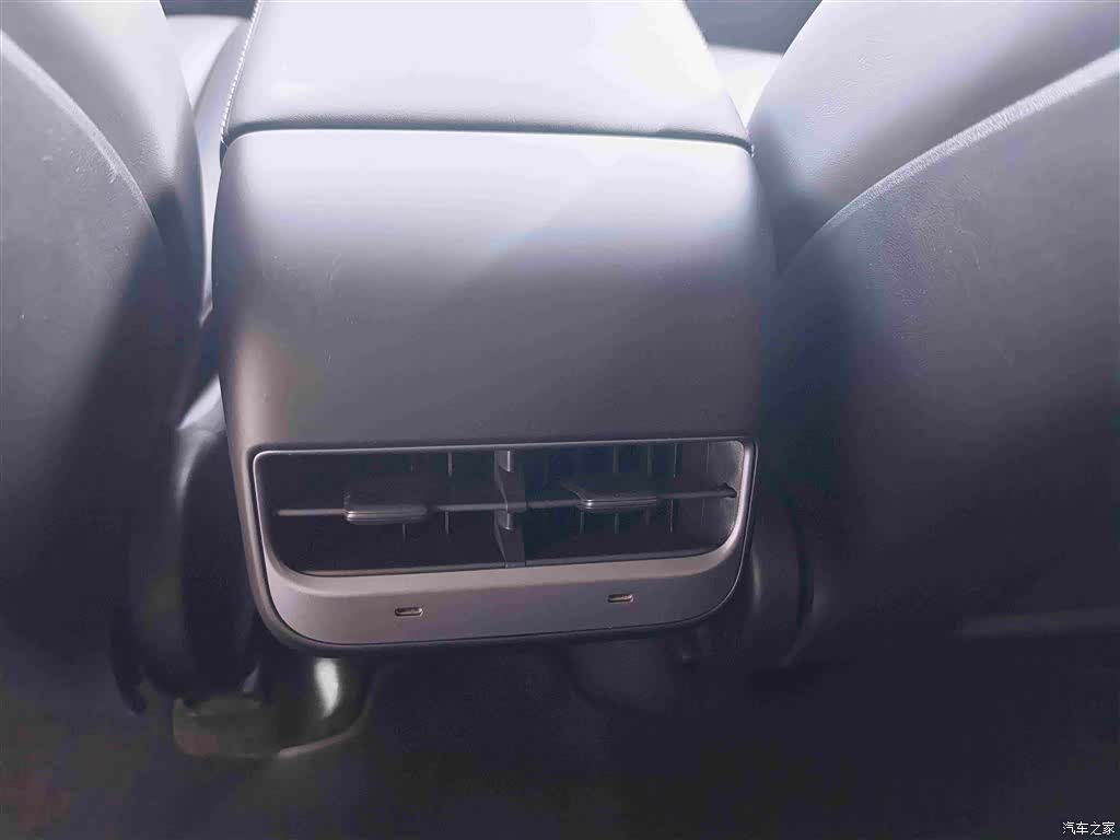 Tesla Model Y, 2023 10