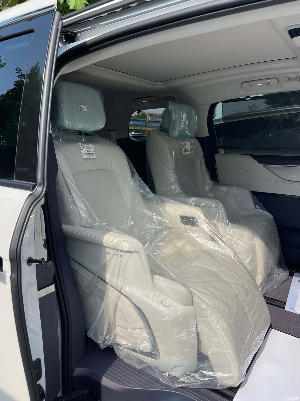 Buick GL8, 2025 9