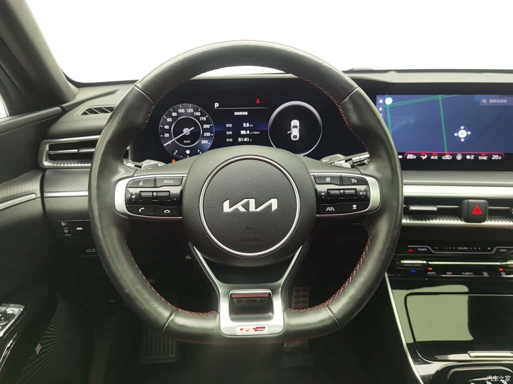 Kia K5, 2022 11