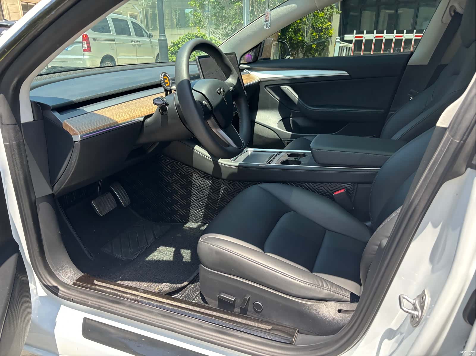 Tesla Model 3, 2021 все фото