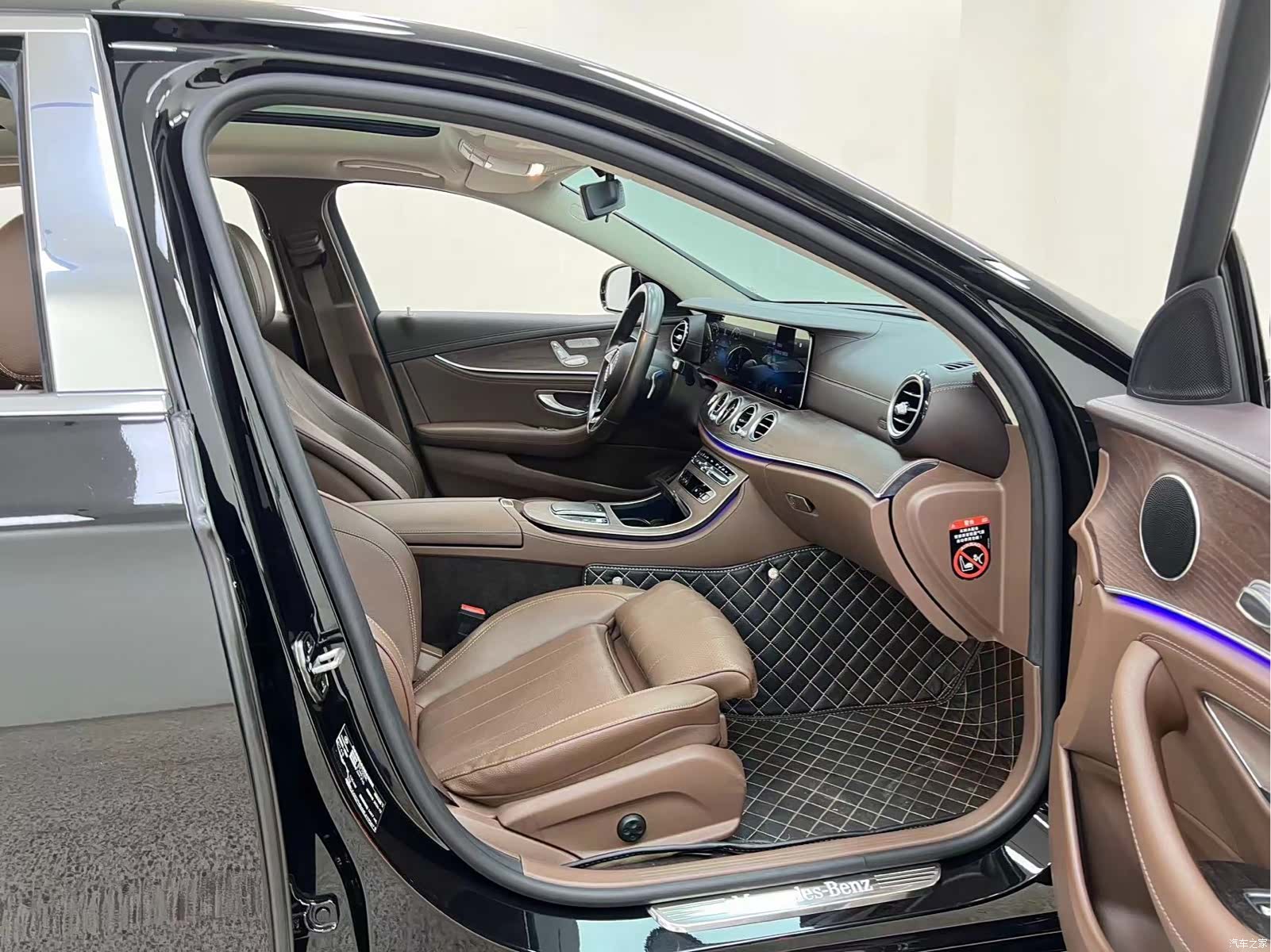 Mercedes-Benz E-Class, 2021 12