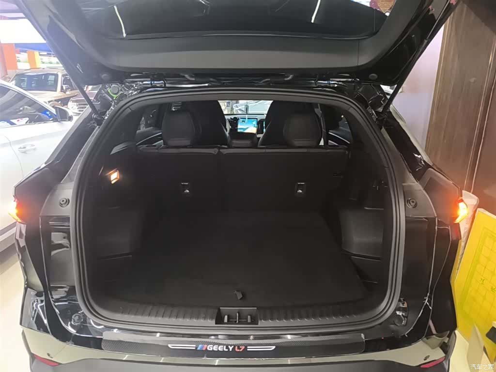 Geely Galaxy L7, 2024 19