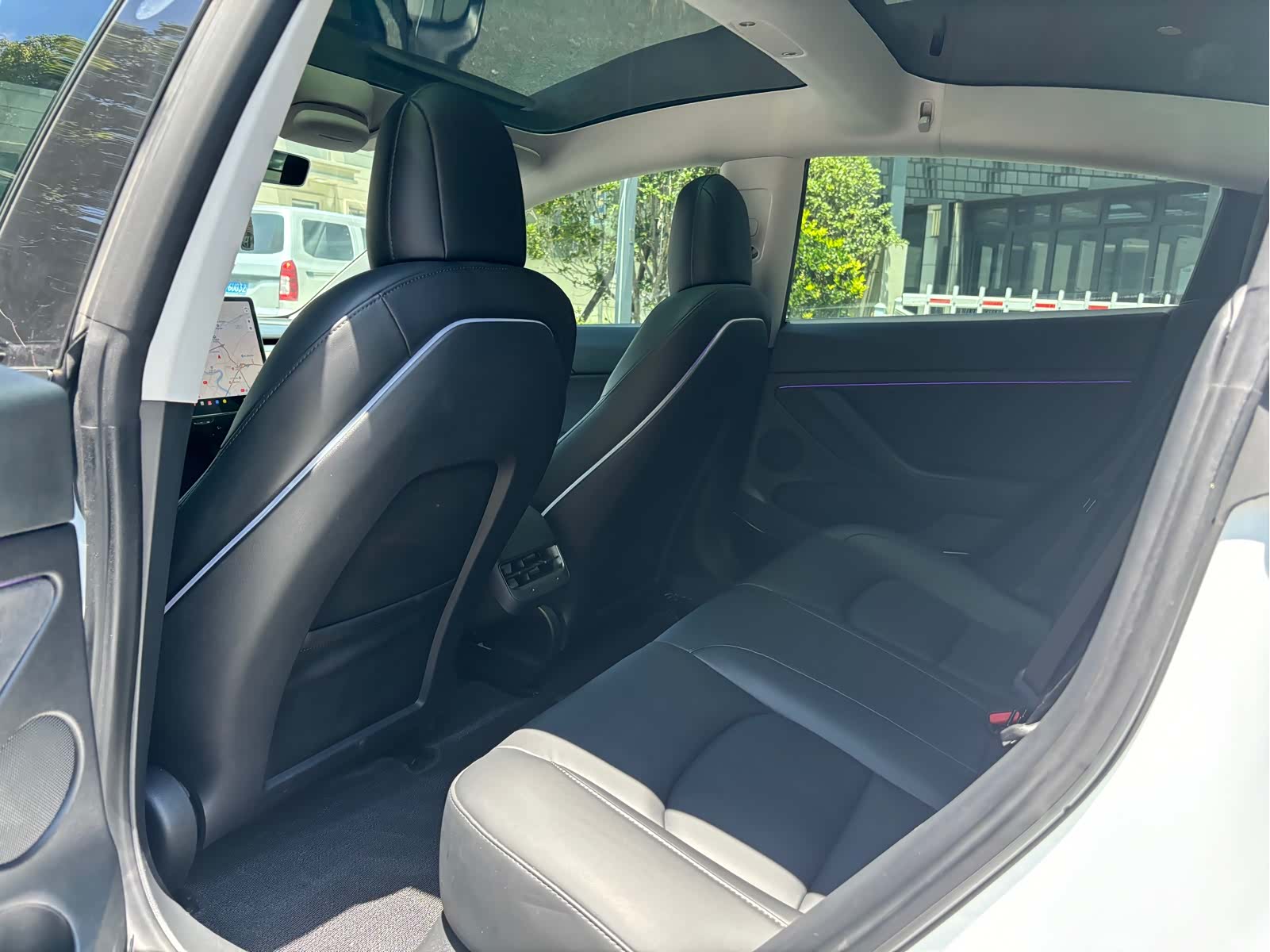 Tesla Model 3, 2021 12