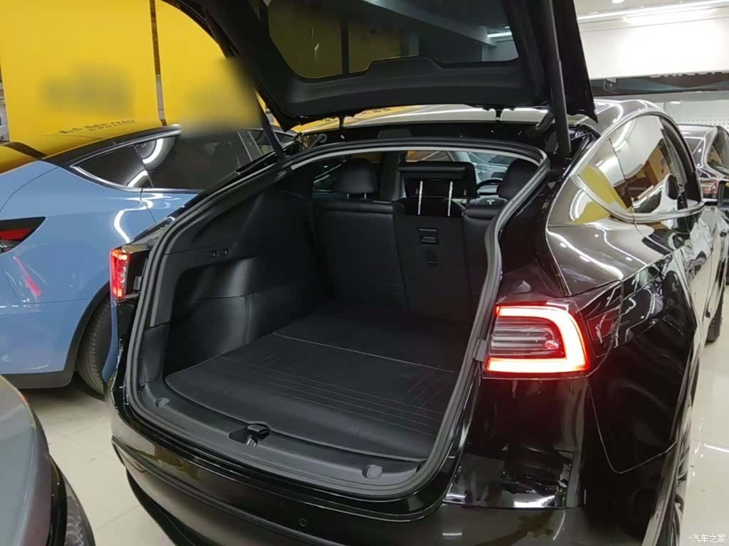Tesla Model Y, 2022 19