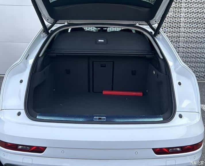 Audi Q3, 2018 14