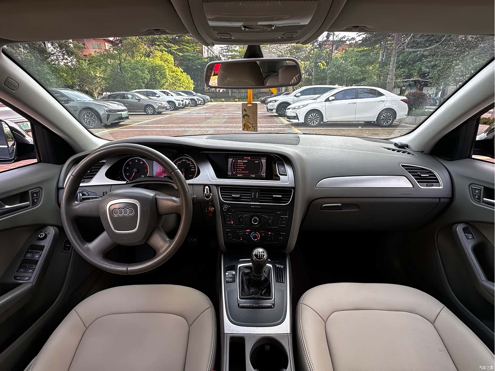 Audi A4L, 2011 15
