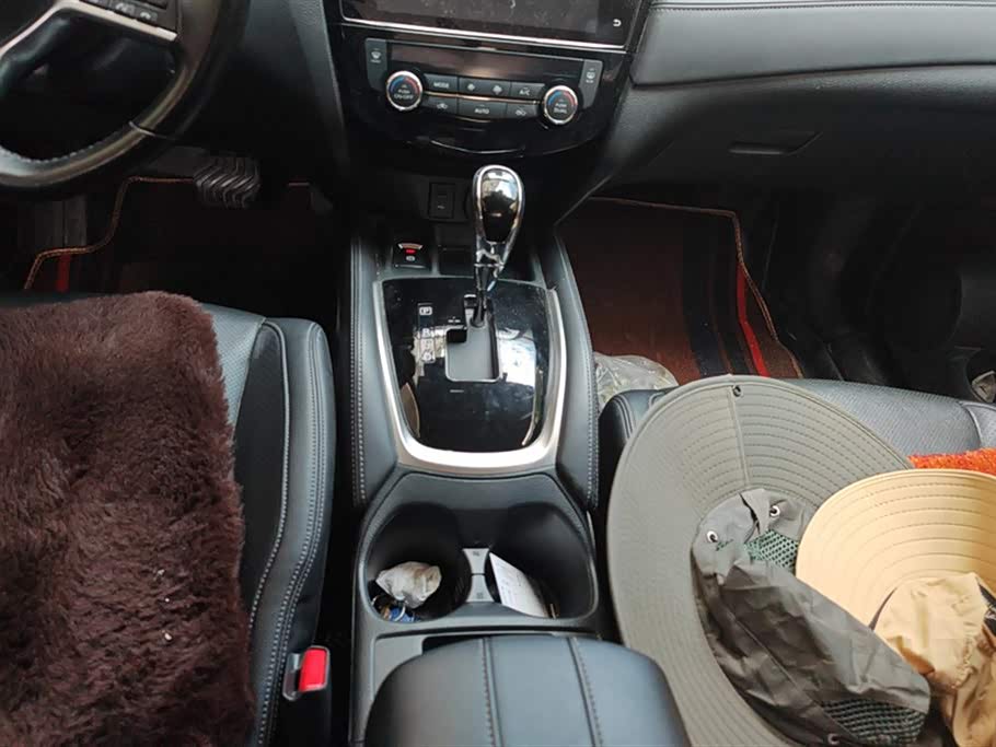 Nissan Qijun