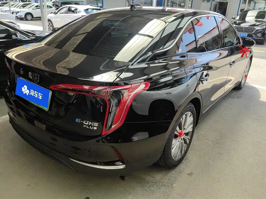 Hongqi E-QM5