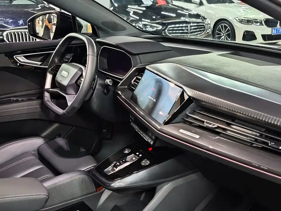 Audi Q4 Audi Q4