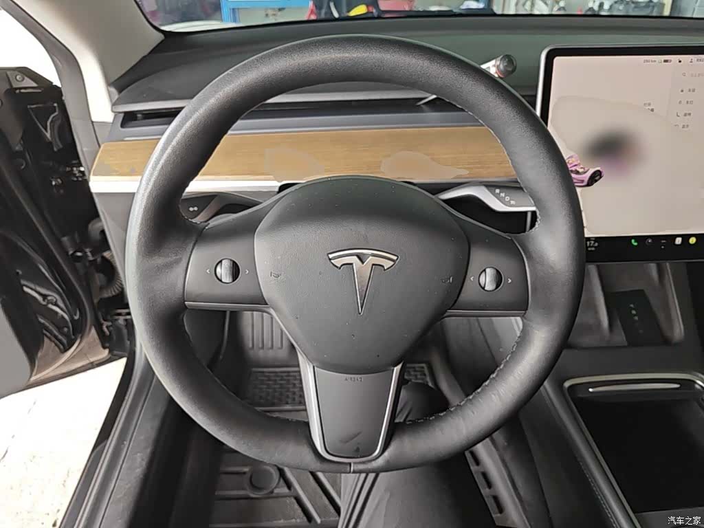 Tesla Model 3, 2022 11