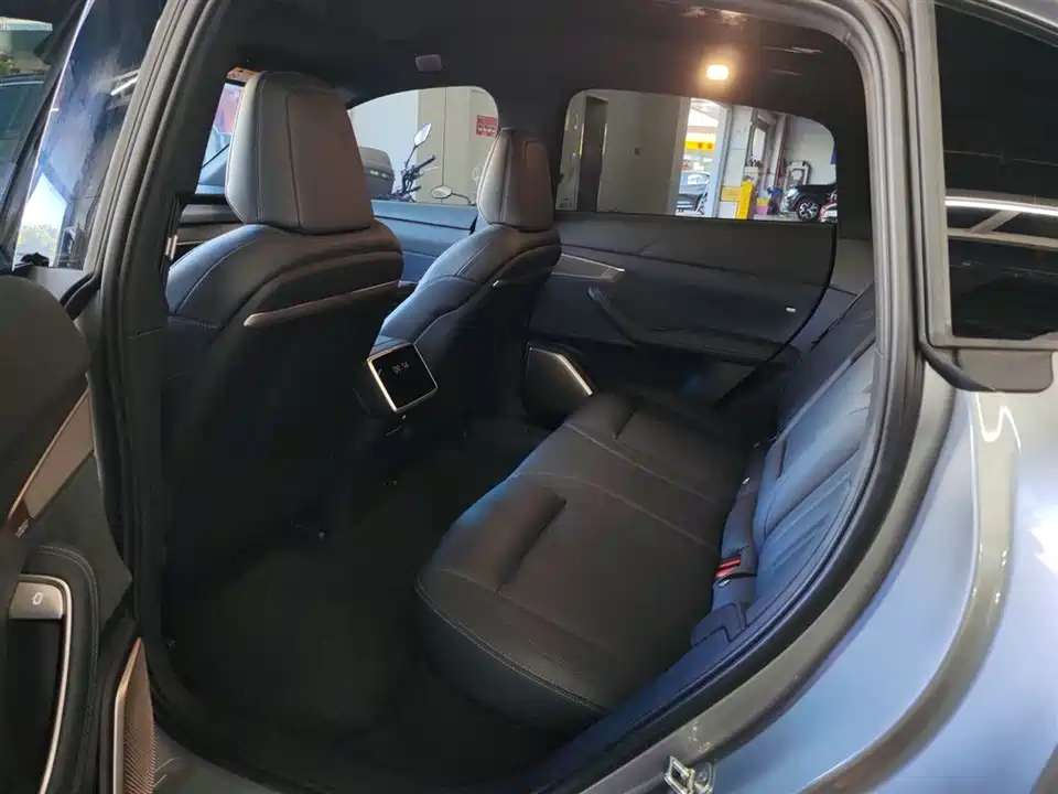 NIO L60 NIO L60