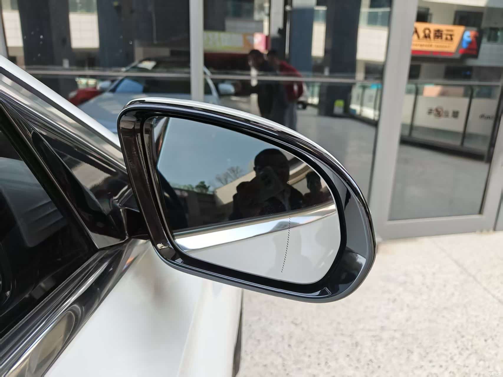 Mercedes-Benz E-Class, 2019 29