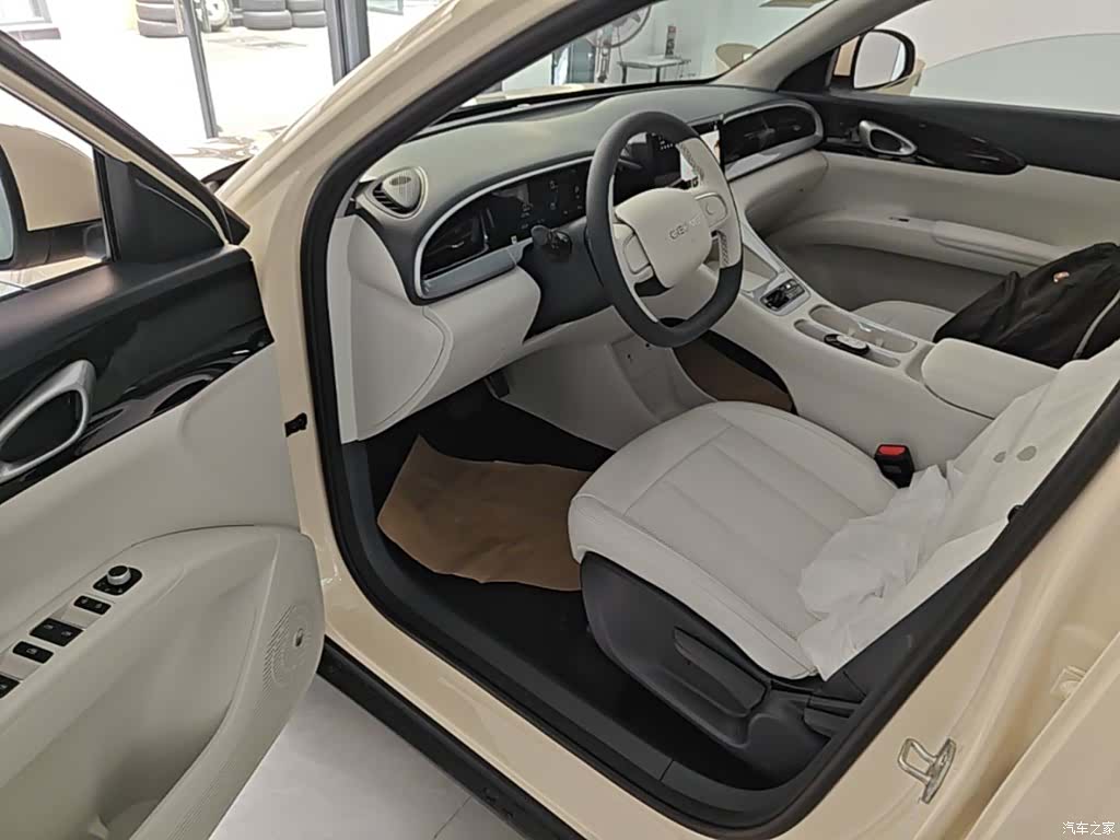 Geely Xingyuan, 2026 16