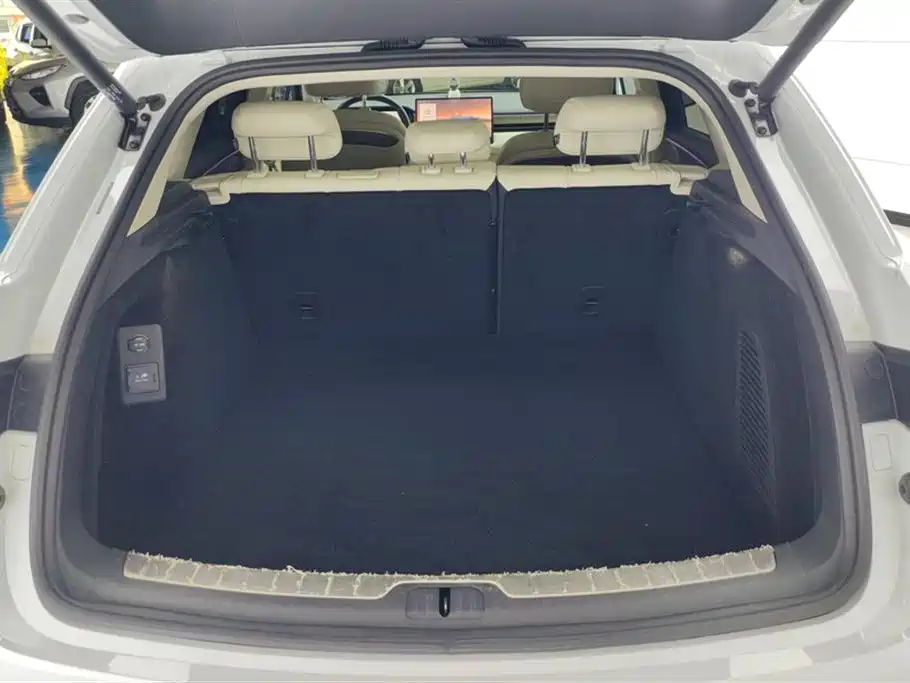 AITO Ask the world M5