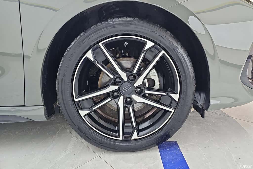 Geely Binray, 2023 6